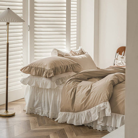 Amelia Ruffled Lace Washed Cotton Bedding Set / White & Brown