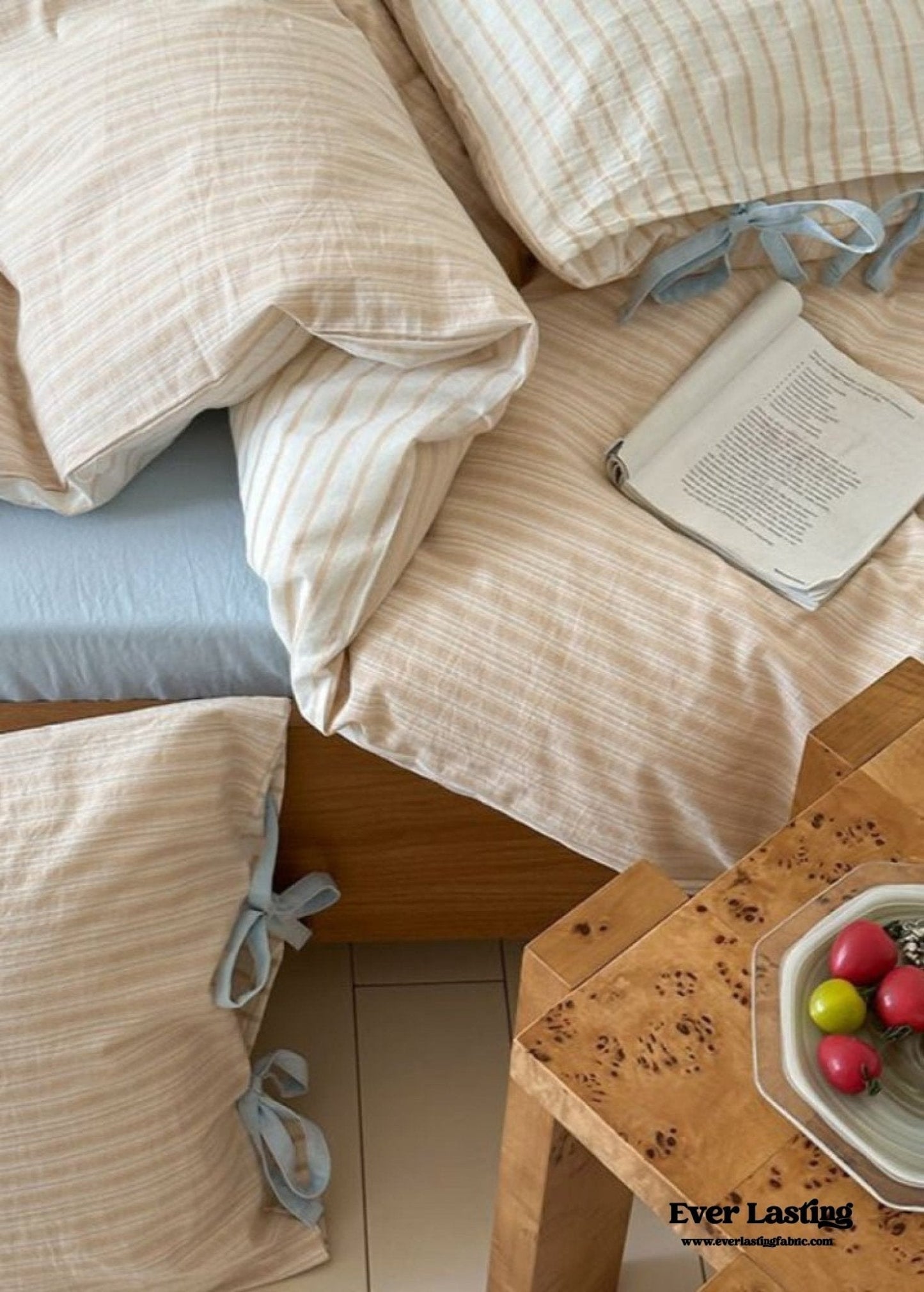 Josie Bow Tied Striped Bedding Set / Gray