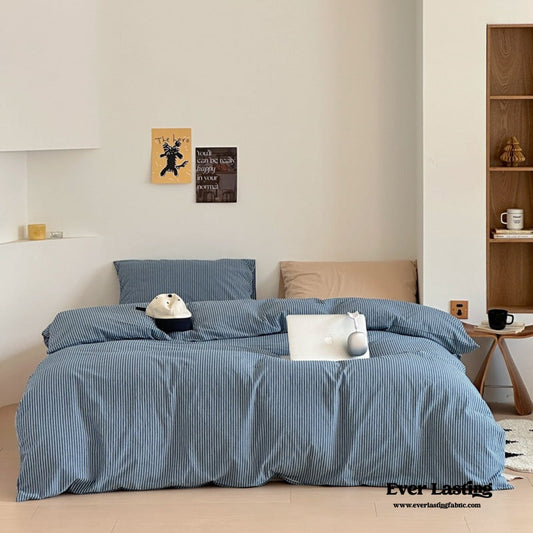 Thin Striped Bedding Set / Blue