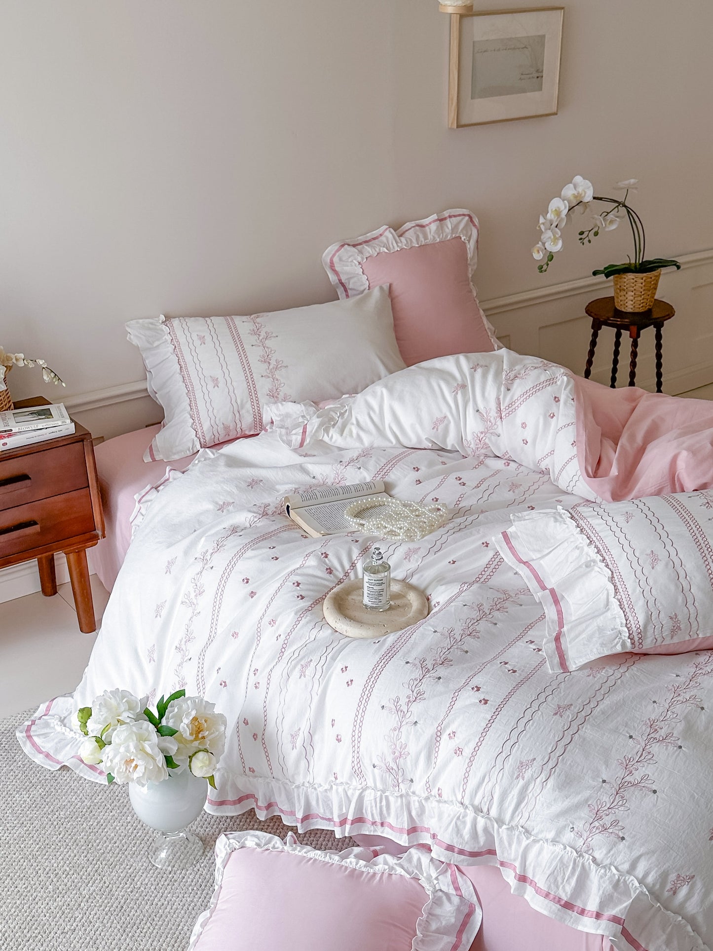 Embroidered French Lace Ruffle Bedding Set / Blue