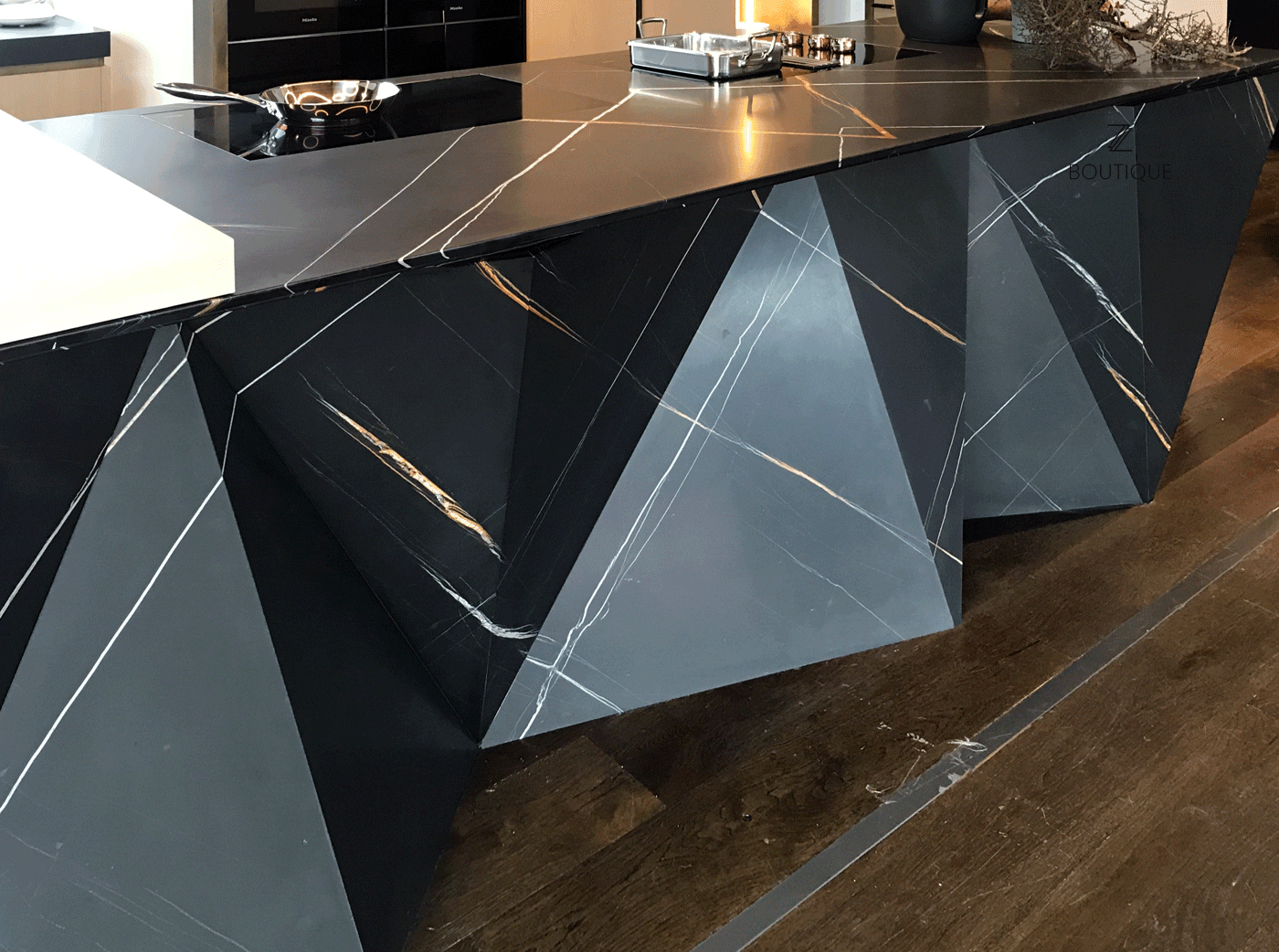 Sahara Noir Extra Marble