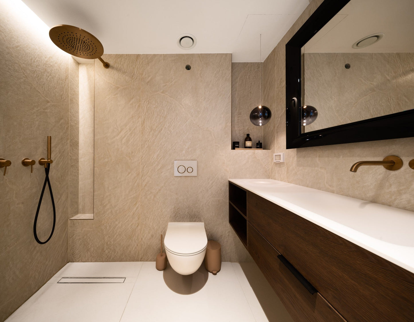 Aeris Dekton