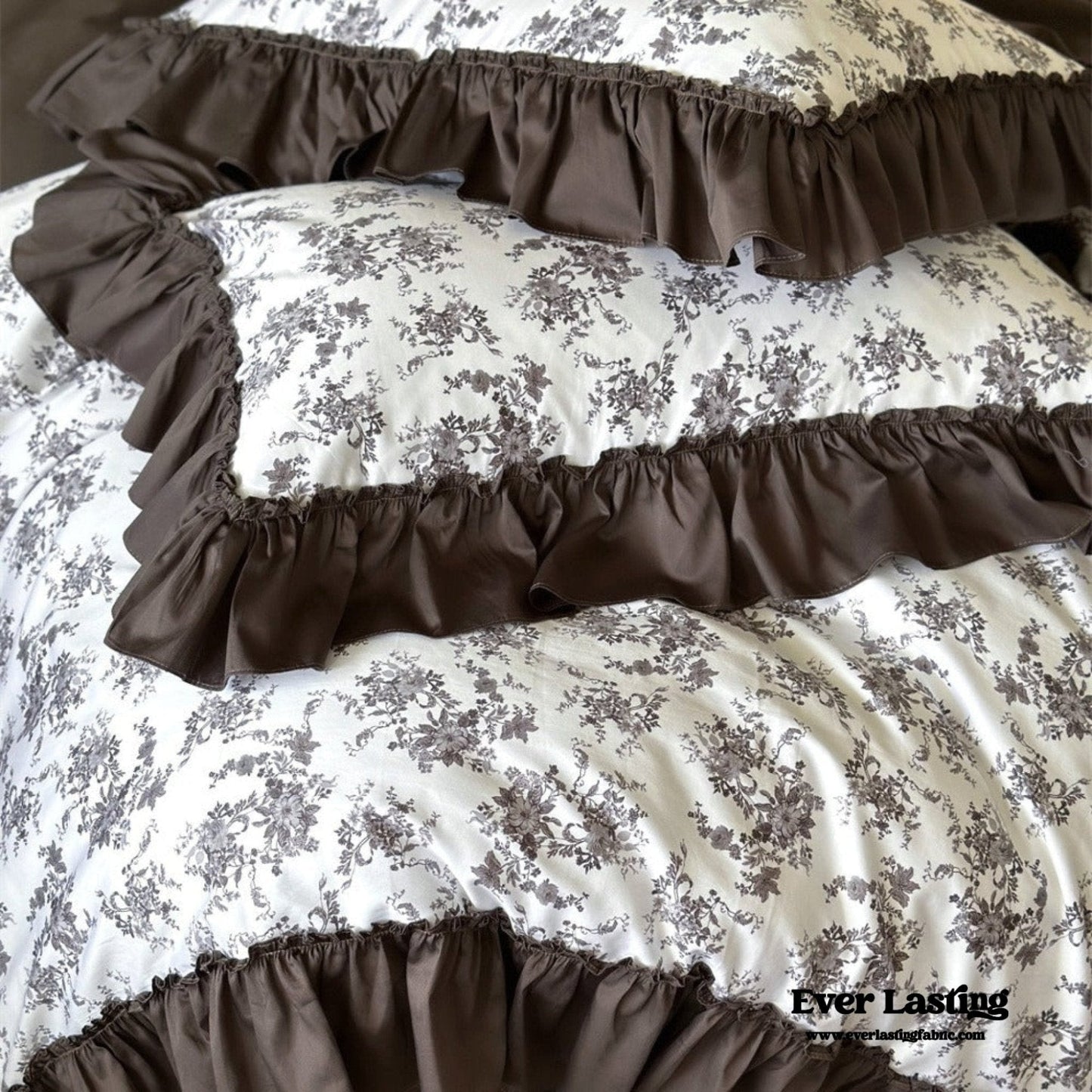 Aimé Romantic Vintage Ruffle Bedding Set / Gray