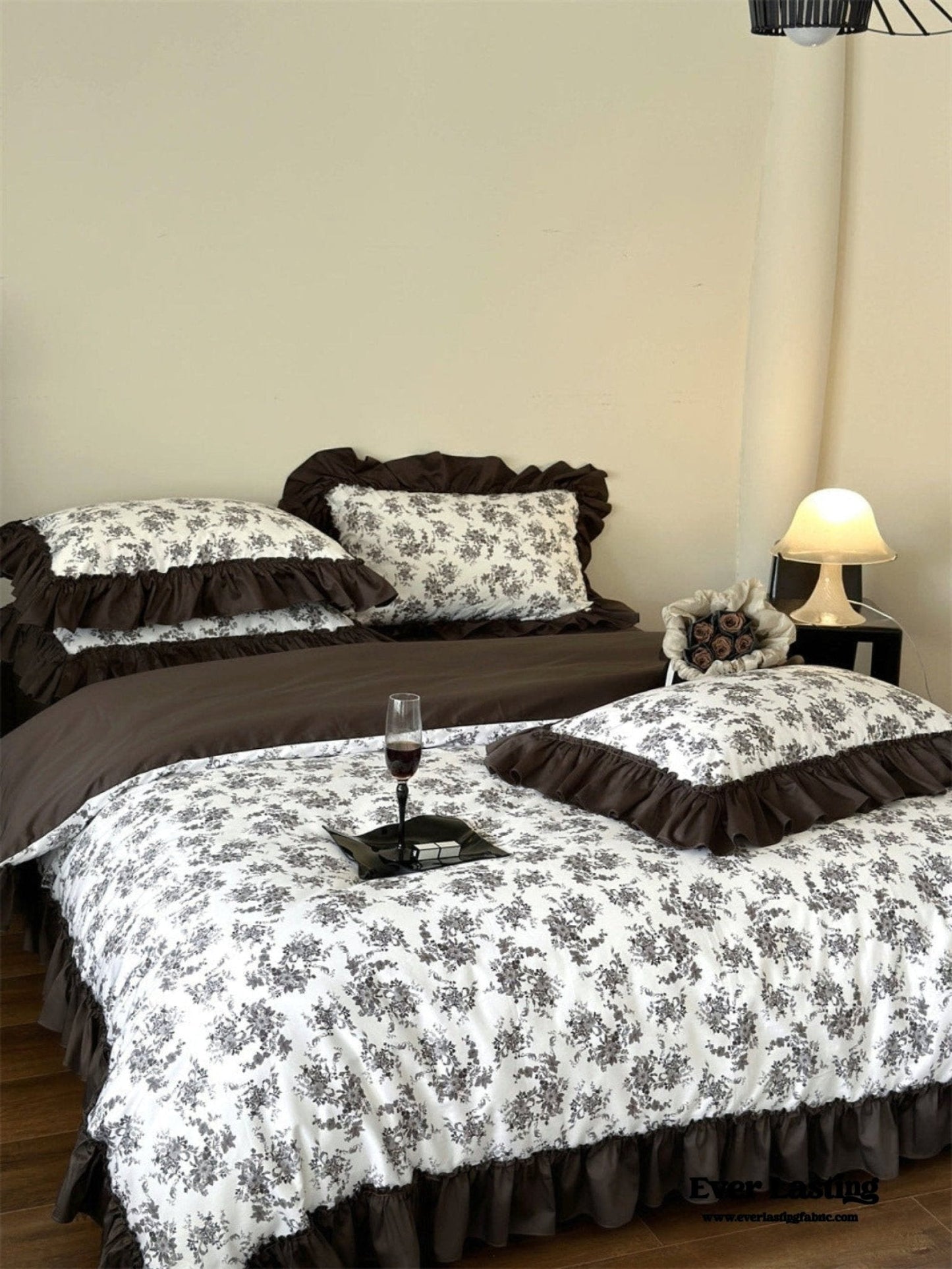 Aimé Romantic Vintage Ruffle Bedding Set / Gray