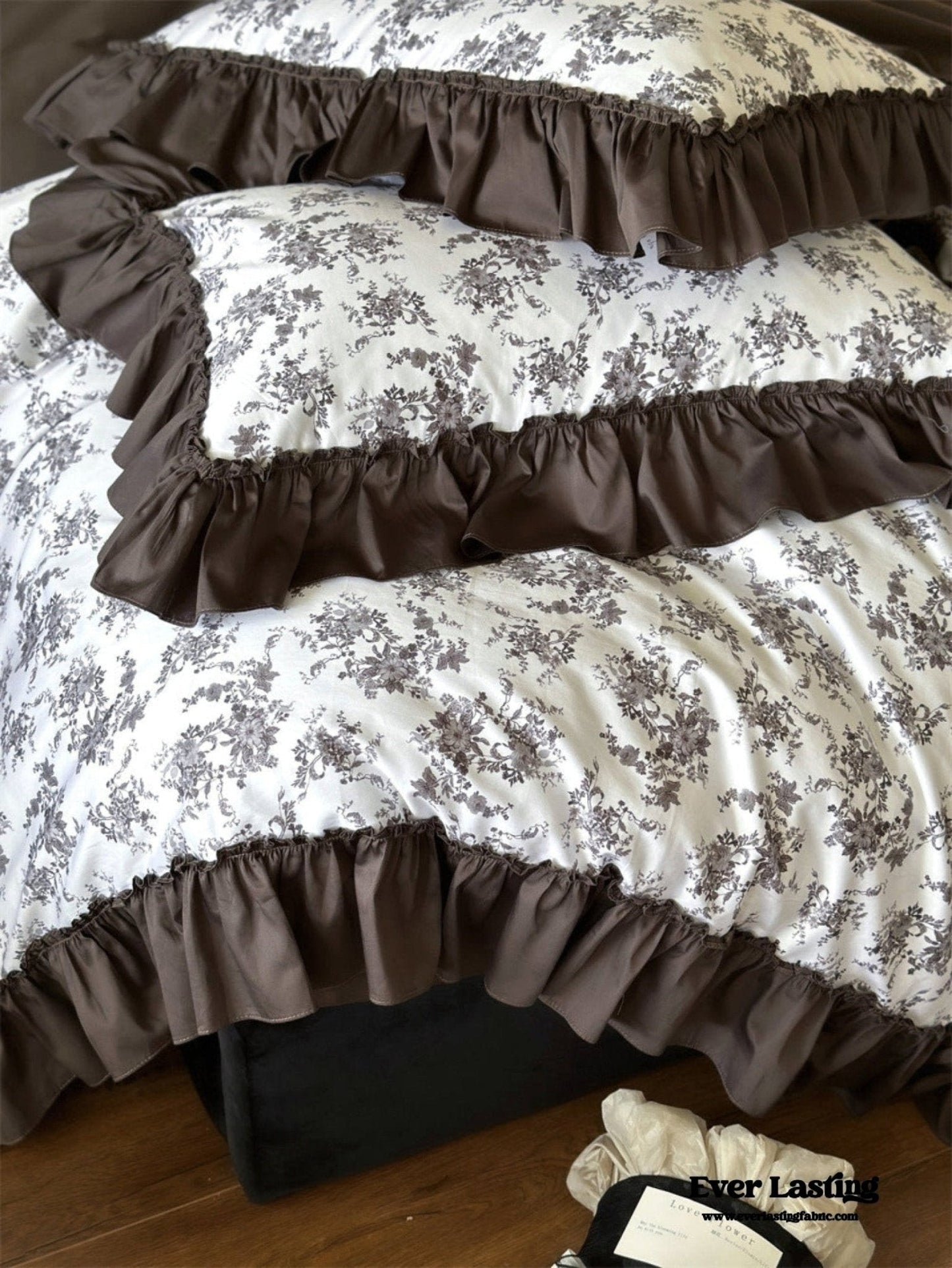 Aimé Romantic Vintage Ruffle Bedding Set / Gray