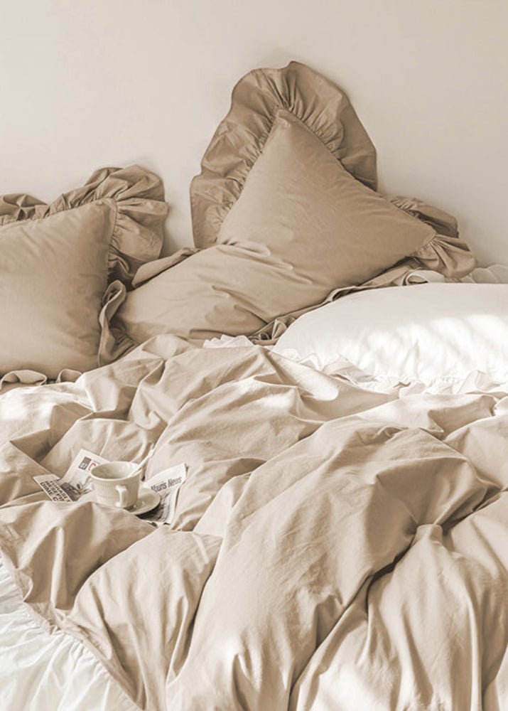 Amelia Ruffled Lace Washed Cotton Bedding Set / White & Brown
