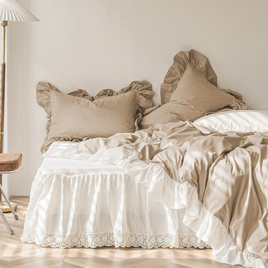 Amelia Ruffled Lace Washed Cotton Bedding Set / White & Brown
