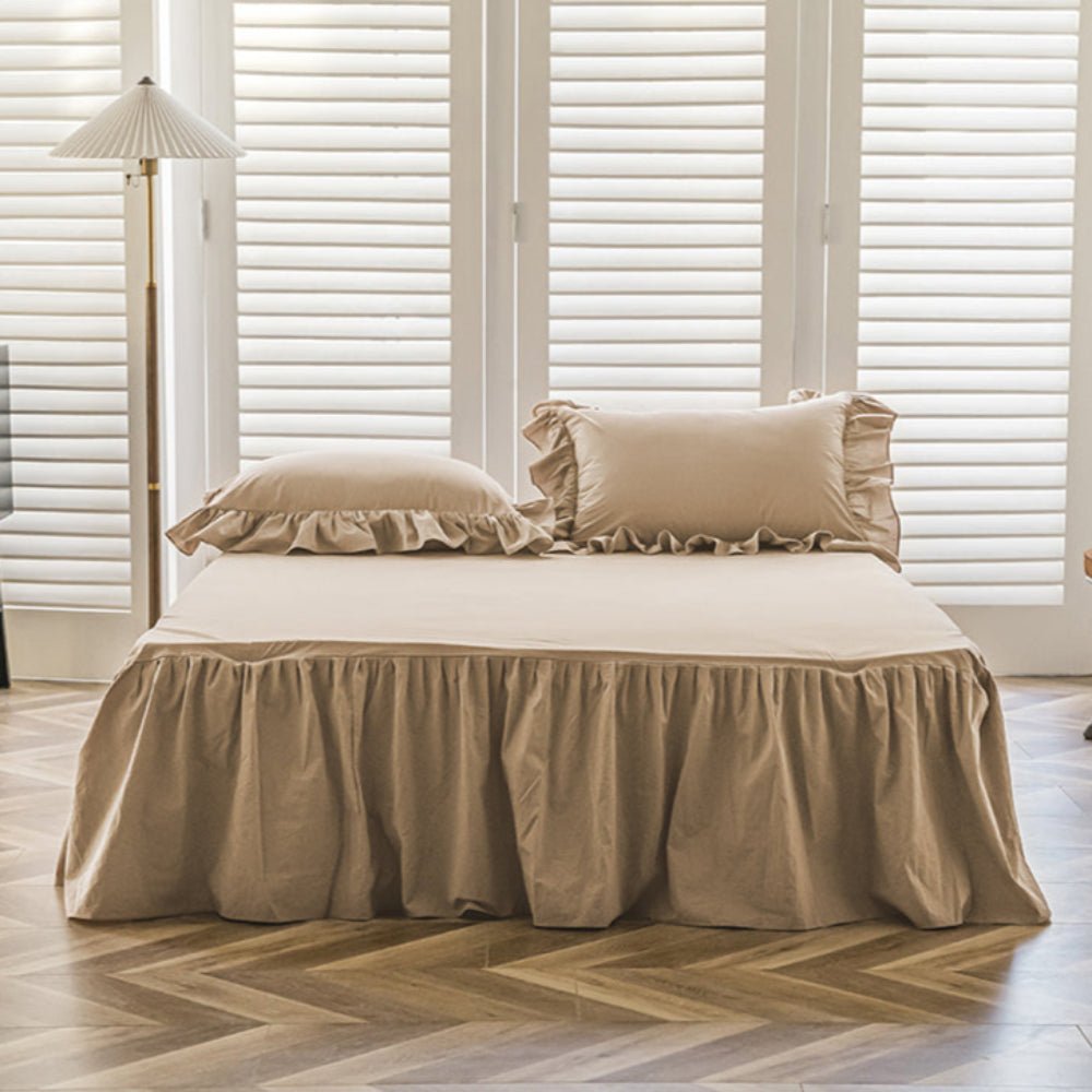 Amelia Ruffled Lace Washed Cotton Bedding Set / White & Brown