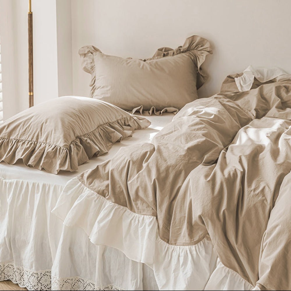 Amelia Ruffled Lace Washed Cotton Bedding Set / White & Brown