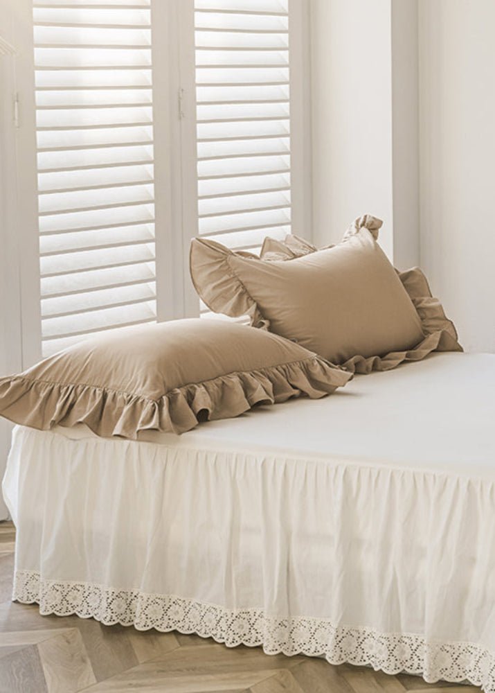 Amelia Ruffled Lace Washed Cotton Bedding Set / White & Brown
