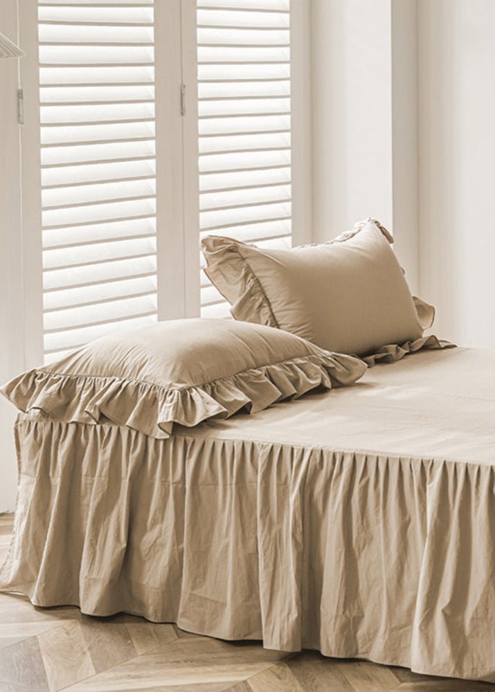 Amelia Ruffled Lace Washed Cotton Bedding Set / White & Brown