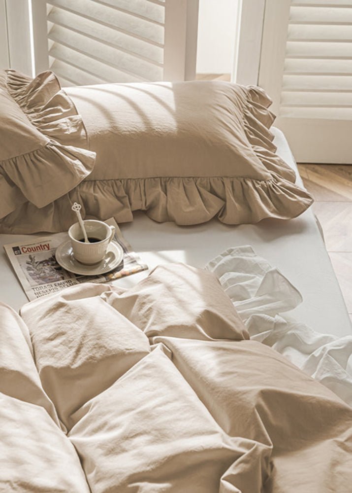 Amelia Ruffled Lace Washed Cotton Bedding Set / White & Brown