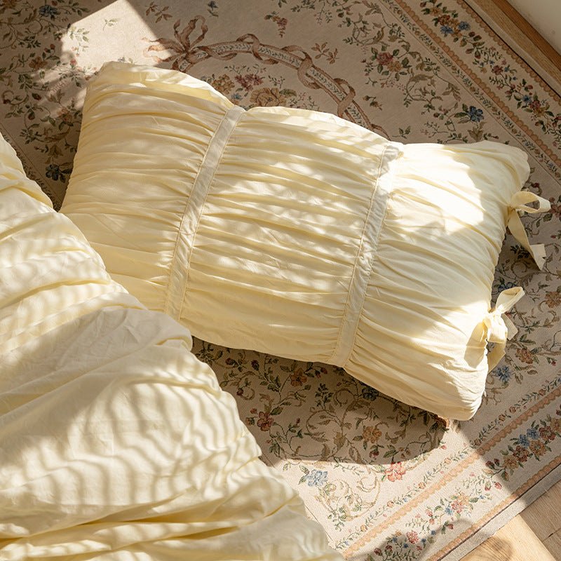 Coquette Ruffle Bedding Set with Ties / Pink