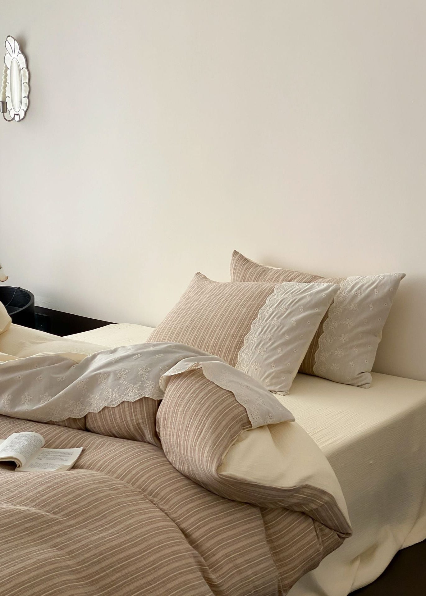 Florence Lace Double Gauze Striped Bedding Set / Beige Brown