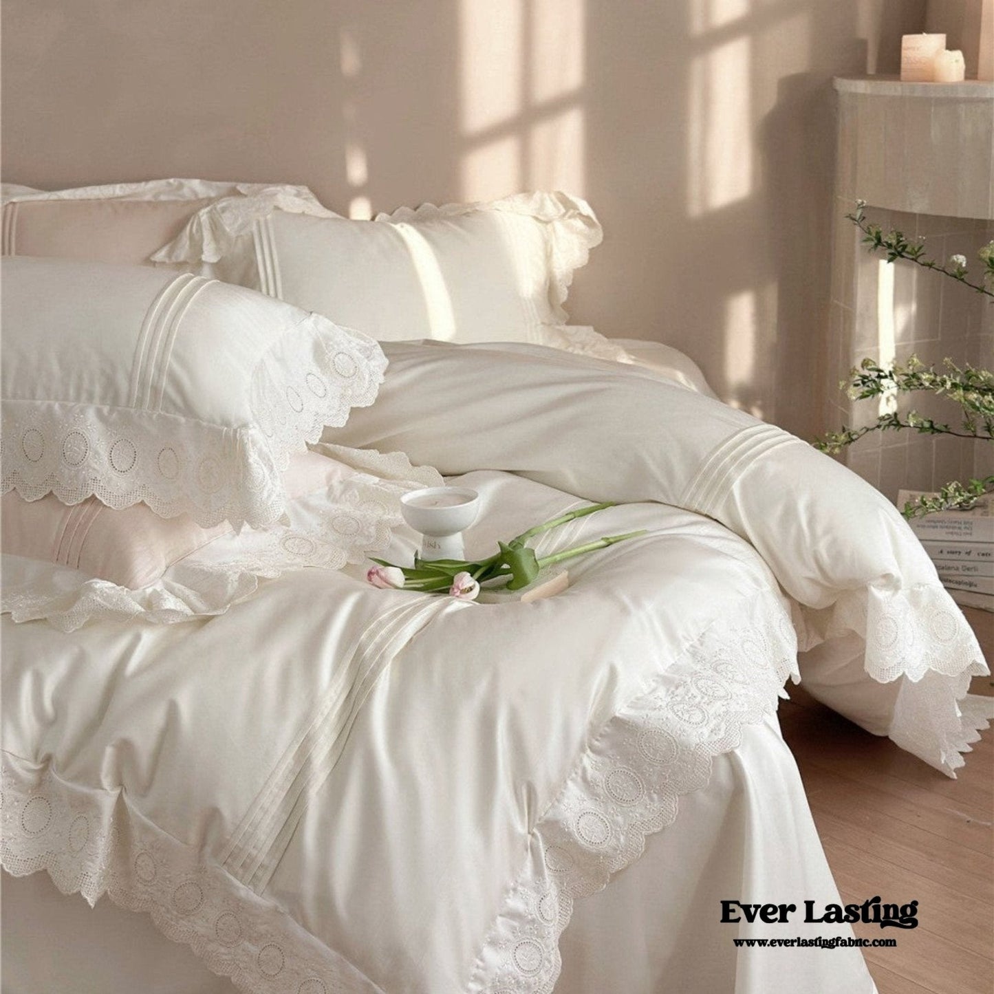 Isabelle Silky Cottage Ruffled Bedding Set / White