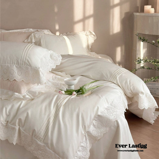 Isabelle Silky Cottage Ruffled Bedding Set / White