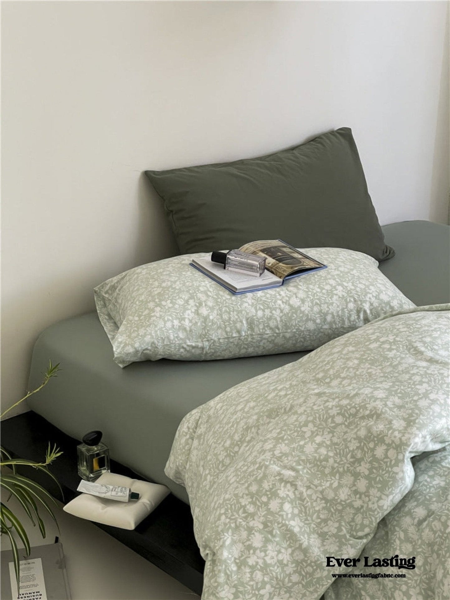 Jersey Knit Cotton Floral Bedding Set / Blueberry
