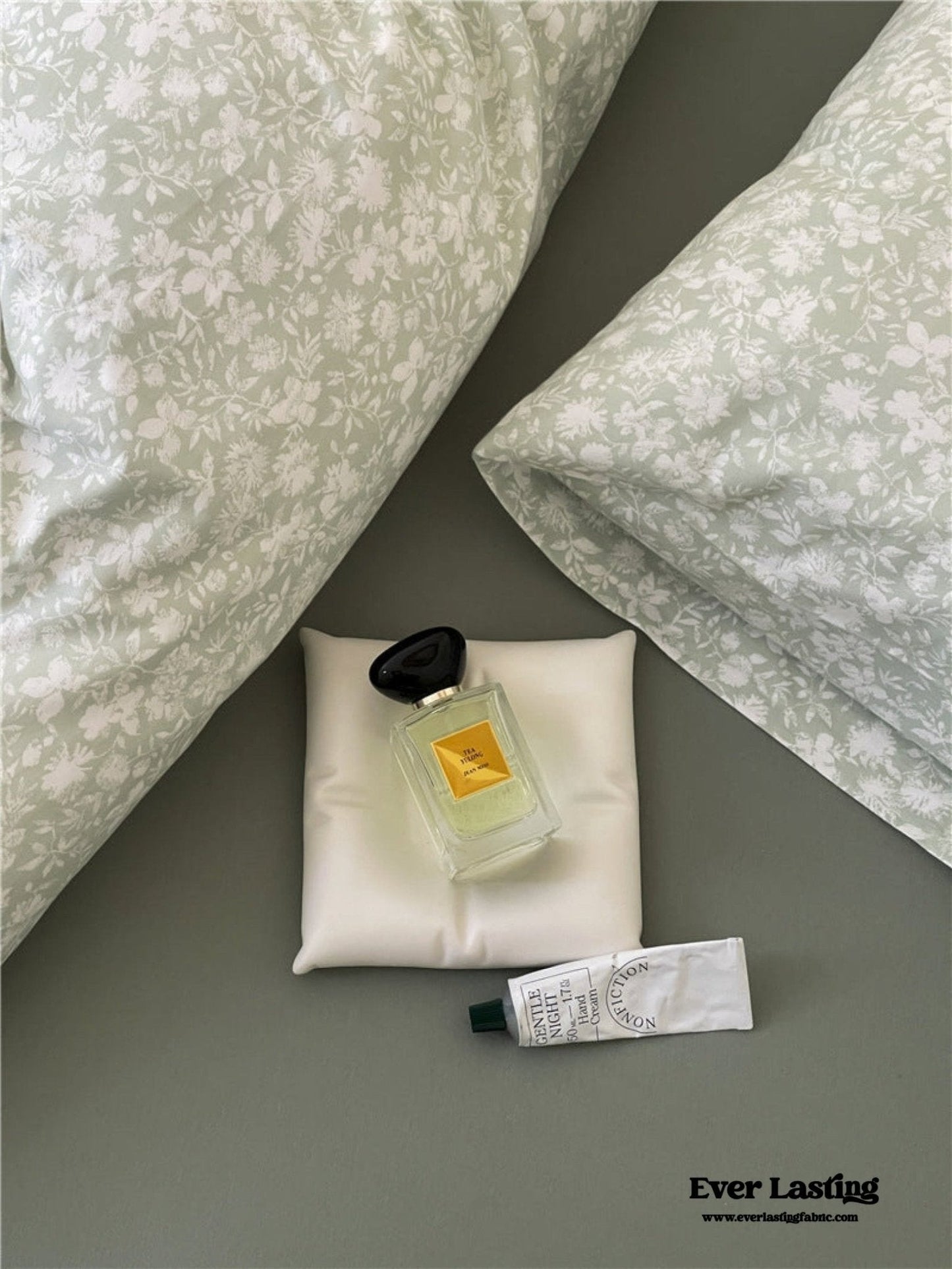 Jersey Knit Cotton Floral Bedding Set / Blueberry