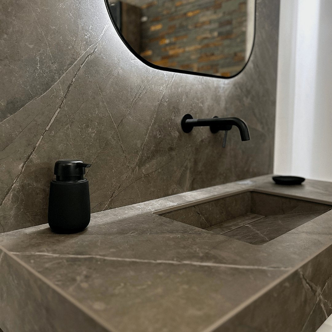 Kira Dekton