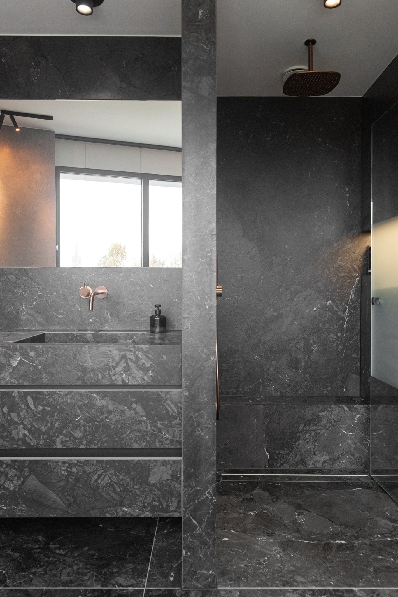 Layla Neolith