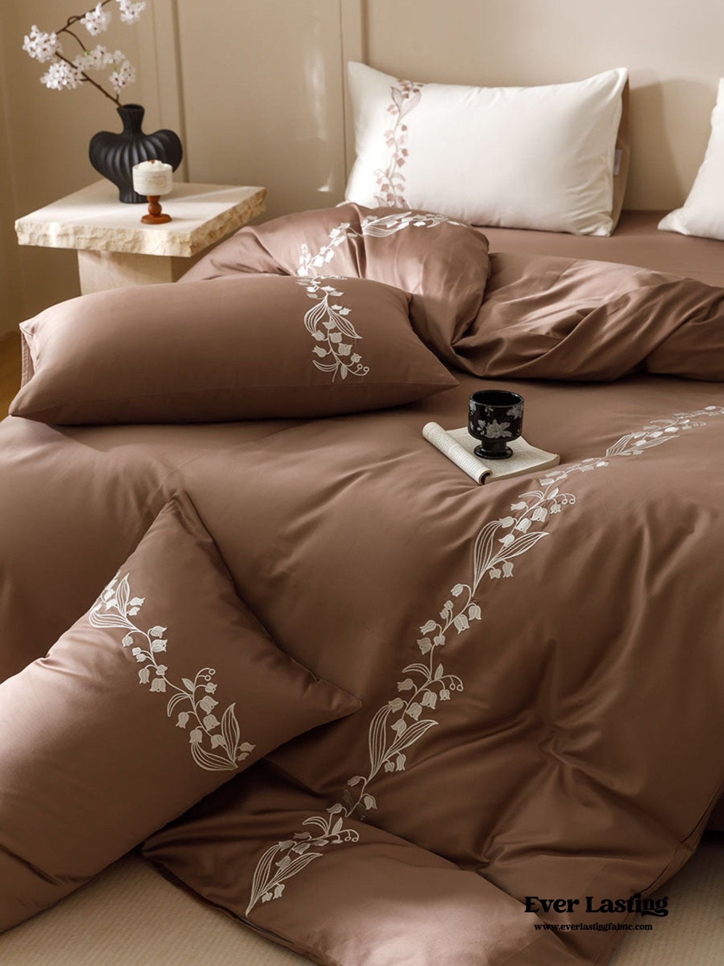 Lily of the Valley Embroidered Silky Bedding Set / Green