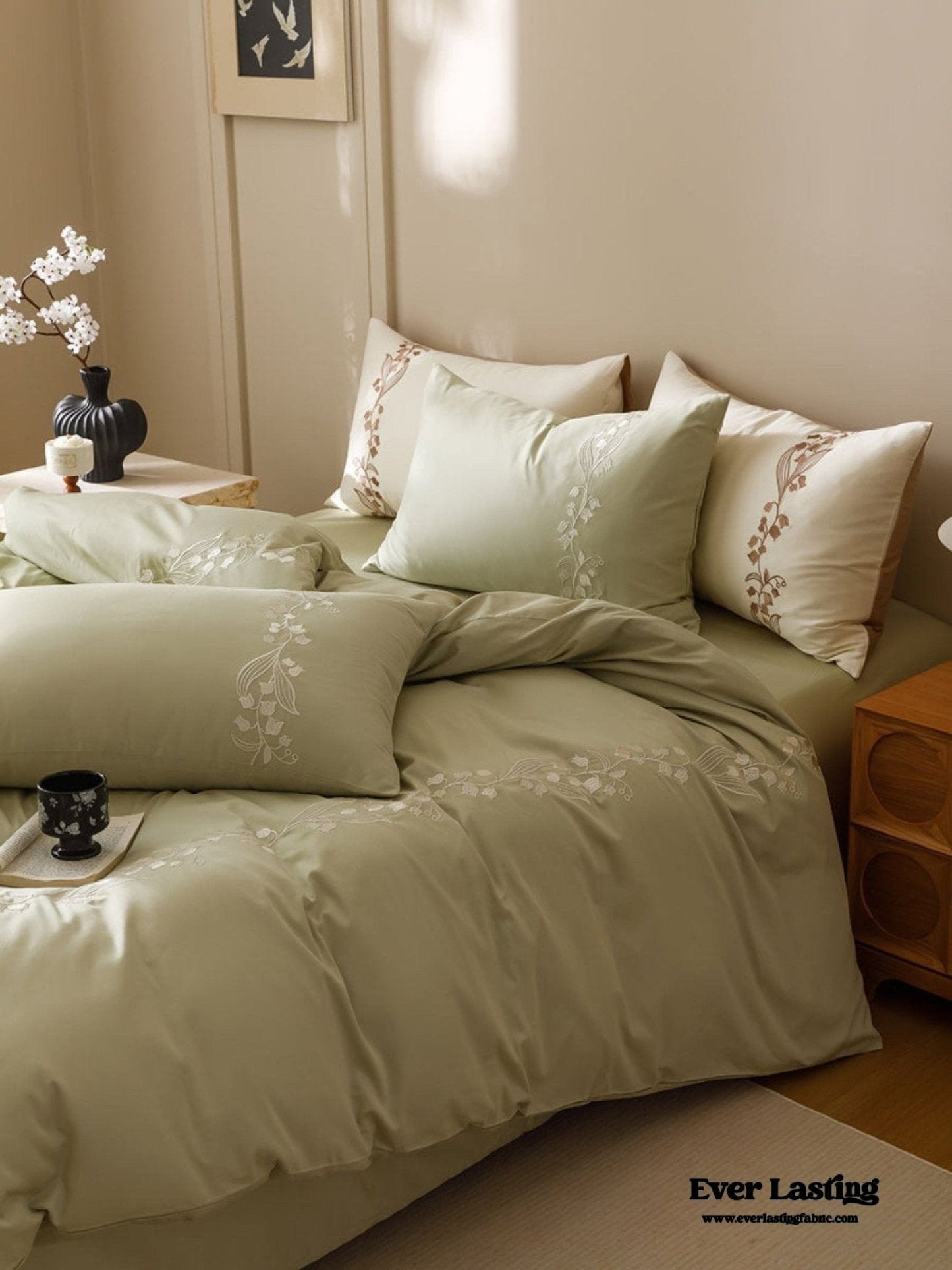 Lily of the Valley Embroidered Silky Bedding Set / Purple