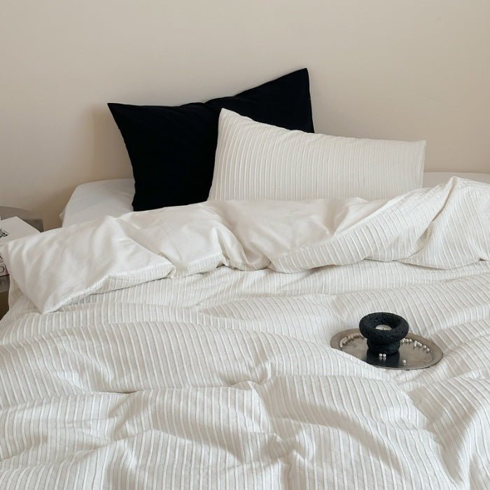 Logan Modern Pleated Striped Bedding Set / Pink