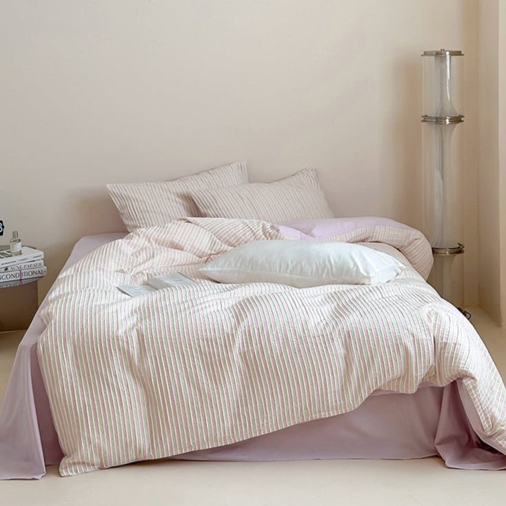 Logan Modern Pleated Striped Bedding Set / Pink