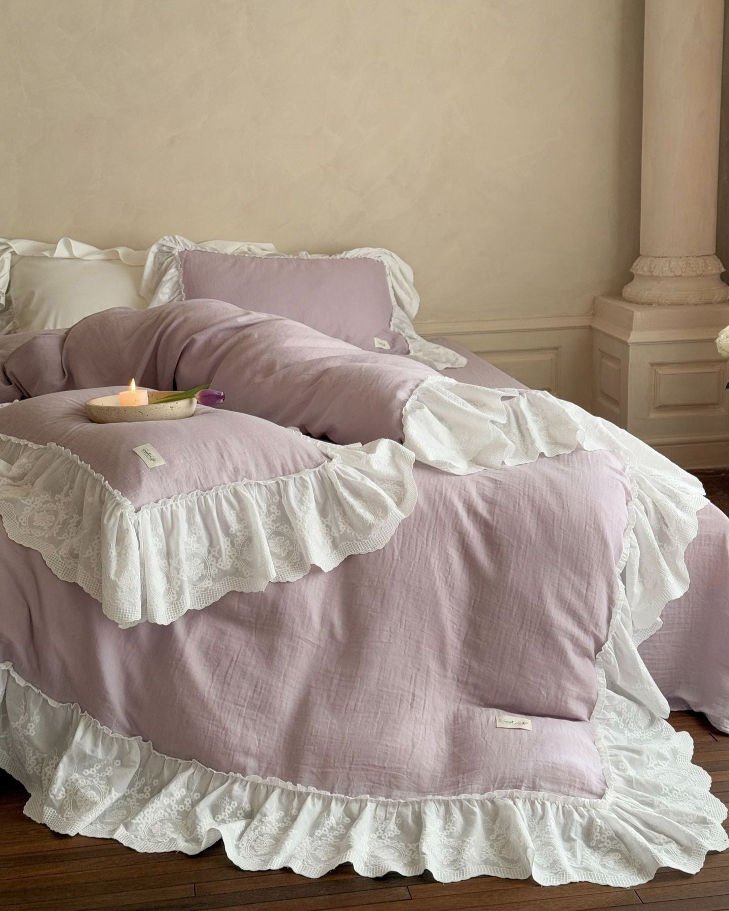 Macaroon French Lace Ruffled Bedding Set / Blue