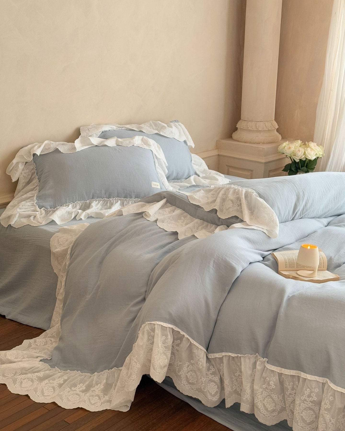 Macaroon French Lace Ruffled Bedding Set / Blue