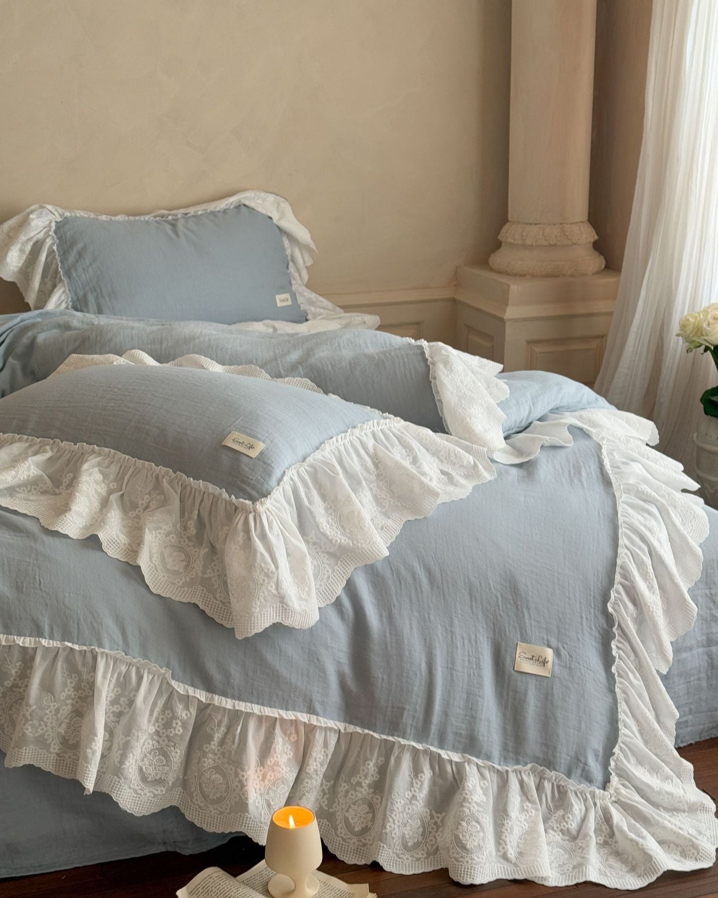 Macaroon French Lace Ruffled Bedding Set / Blue