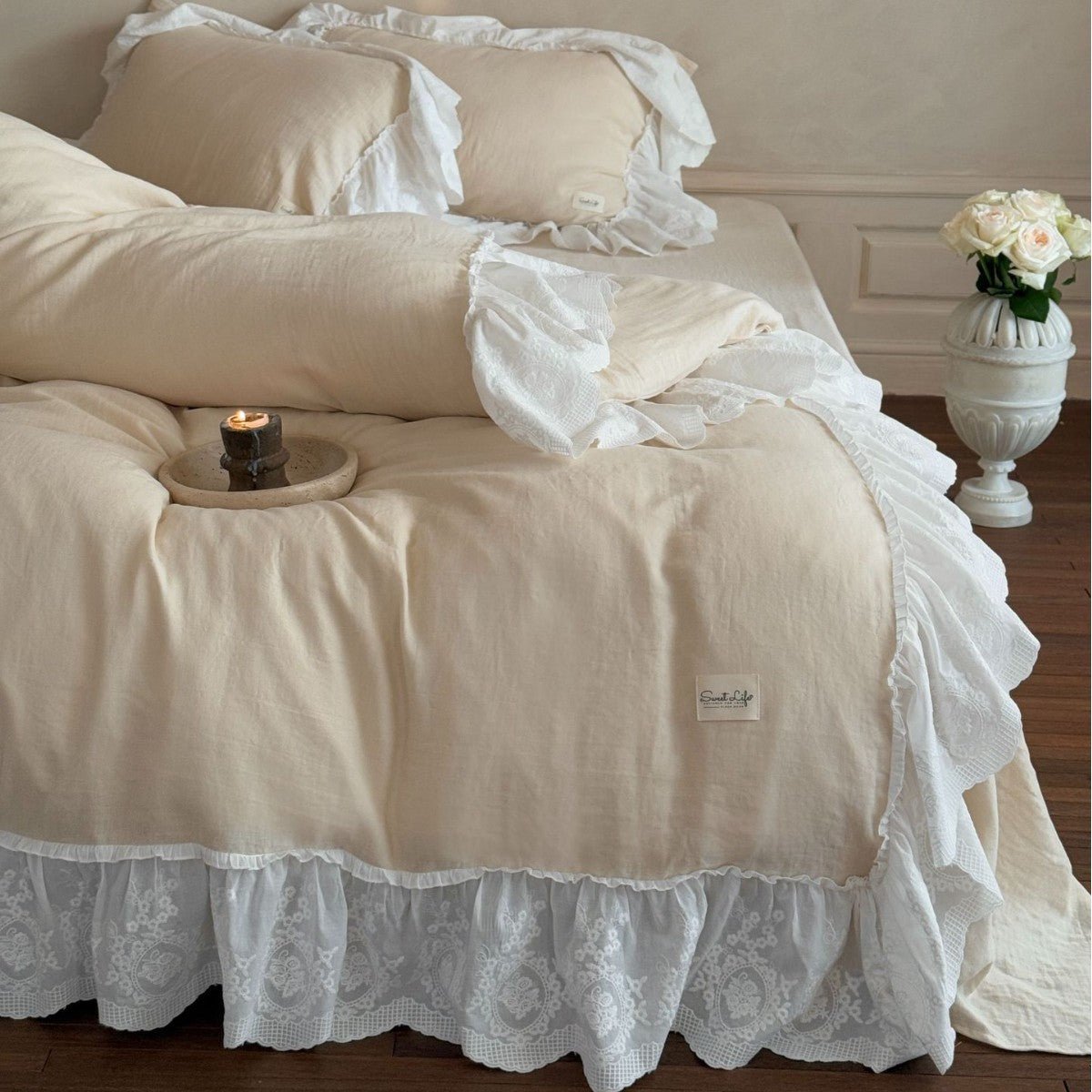 Macaroon French Lace Ruffled Bedding Set / Blue
