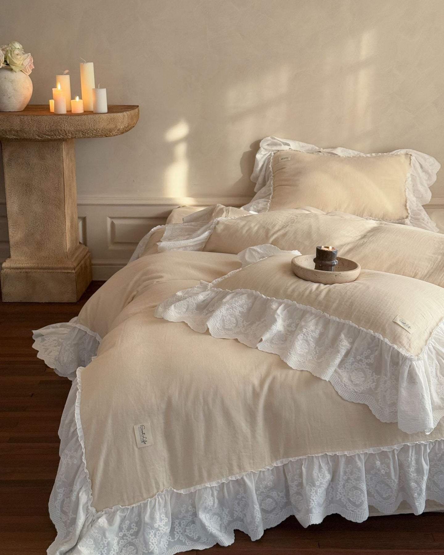 Macaroon French Lace Ruffled Bedding Set / Blue