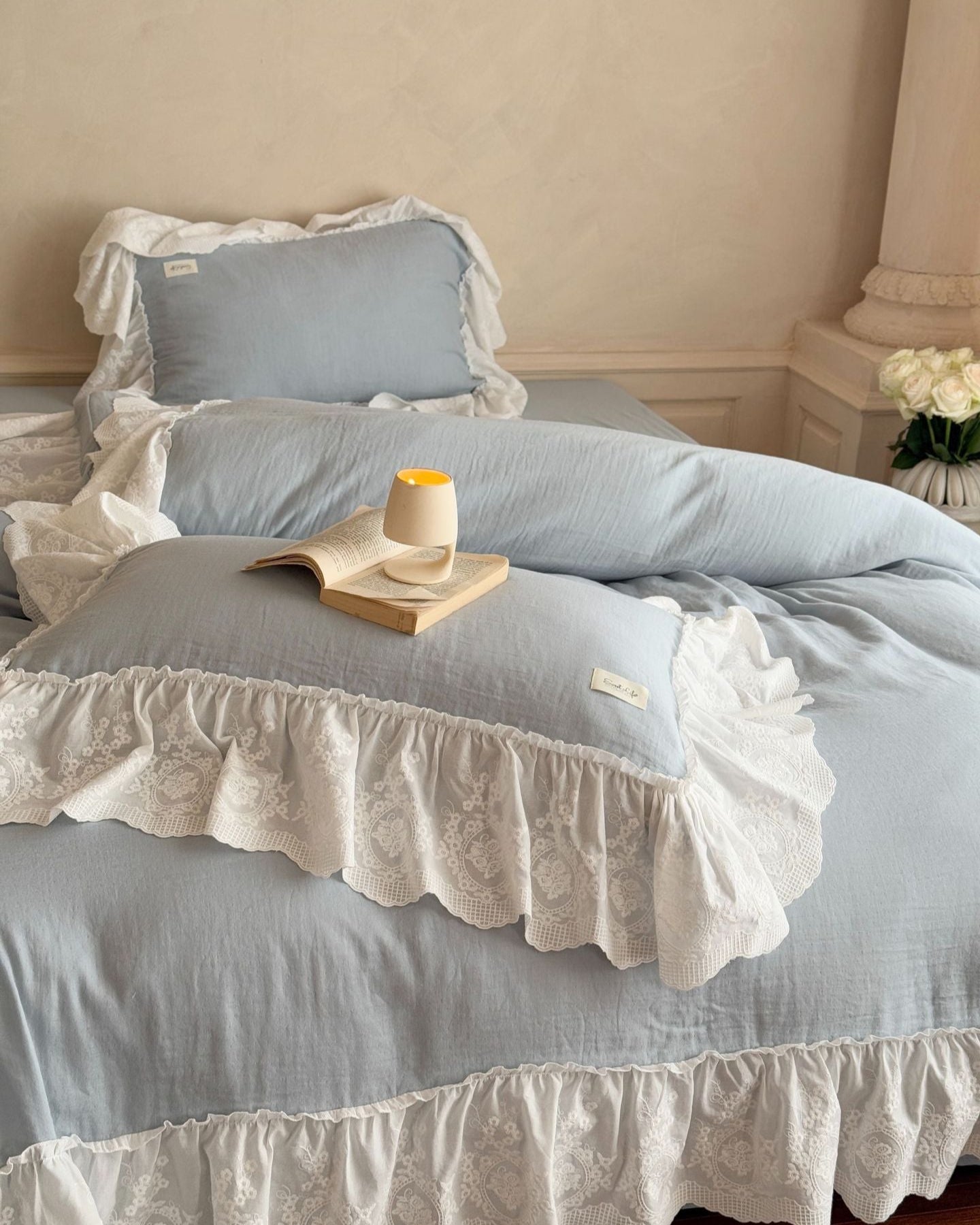 Macaroon French Lace Ruffled Bedding Set / Blue