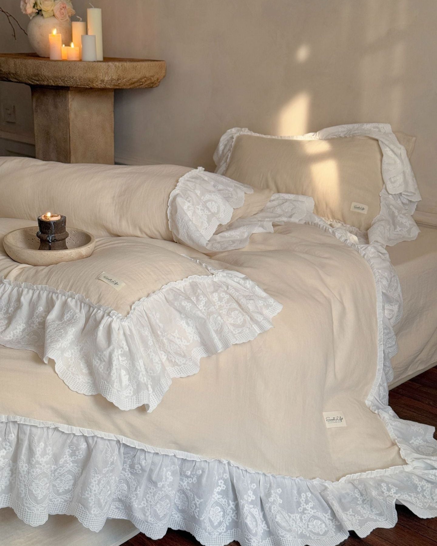 Macaroon French Lace Ruffled Bedding Set / Blue
