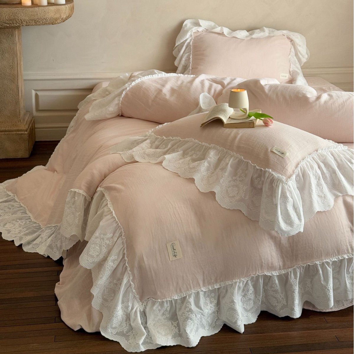 Macaroon French Lace Ruffled Bedding Set / Blue