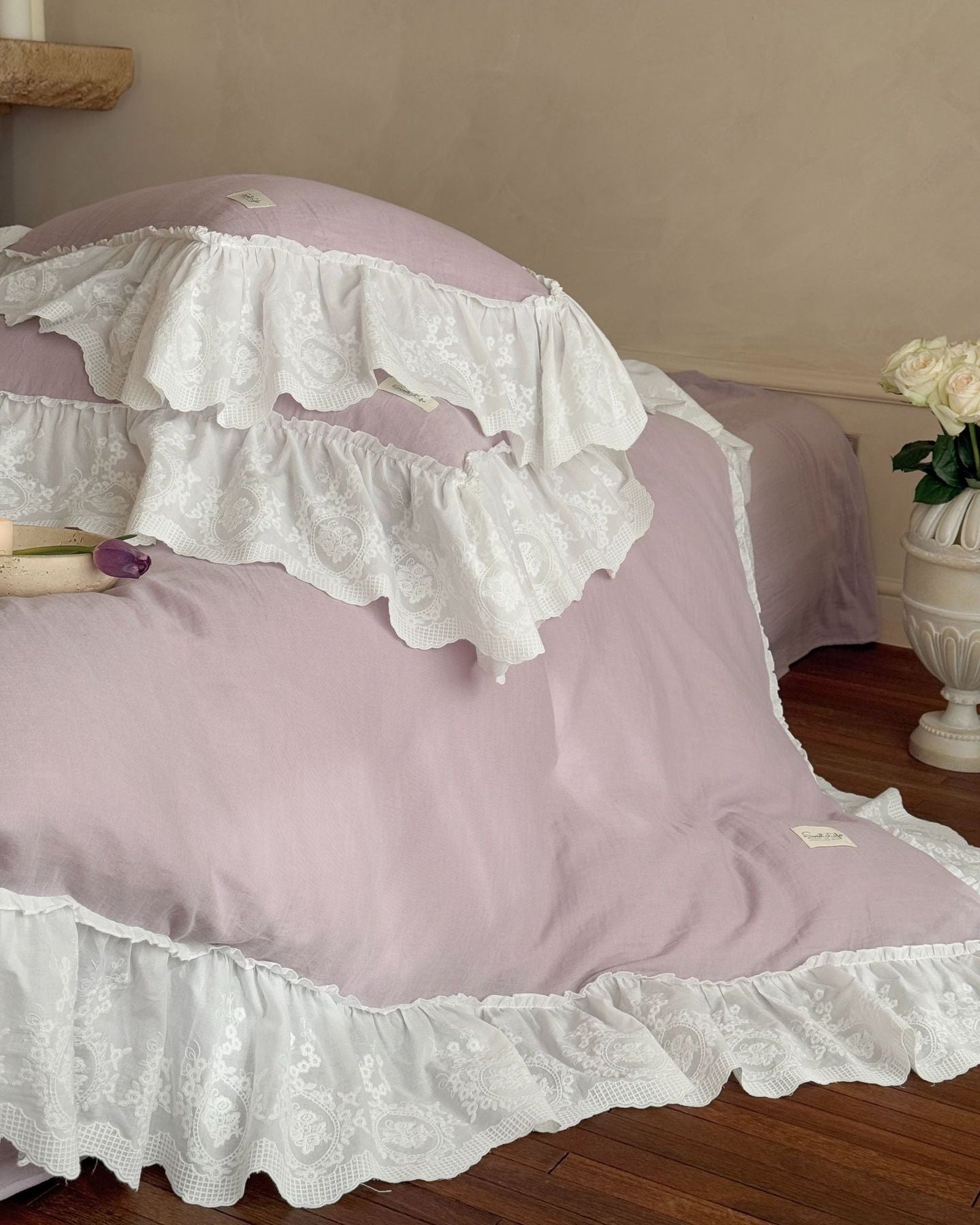 Macaroon French Lace Ruffled Bedding Set / Blue