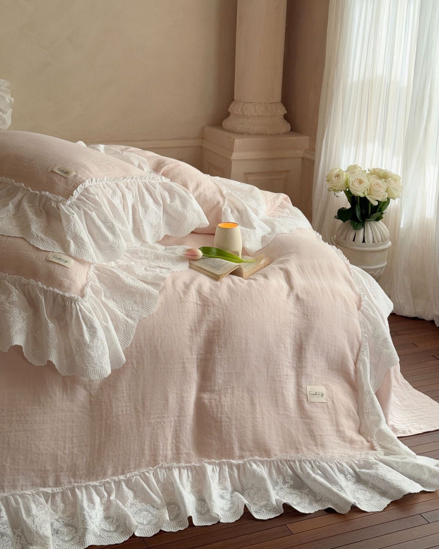 Macaroon French Lace Ruffled Bedding Set / Blue