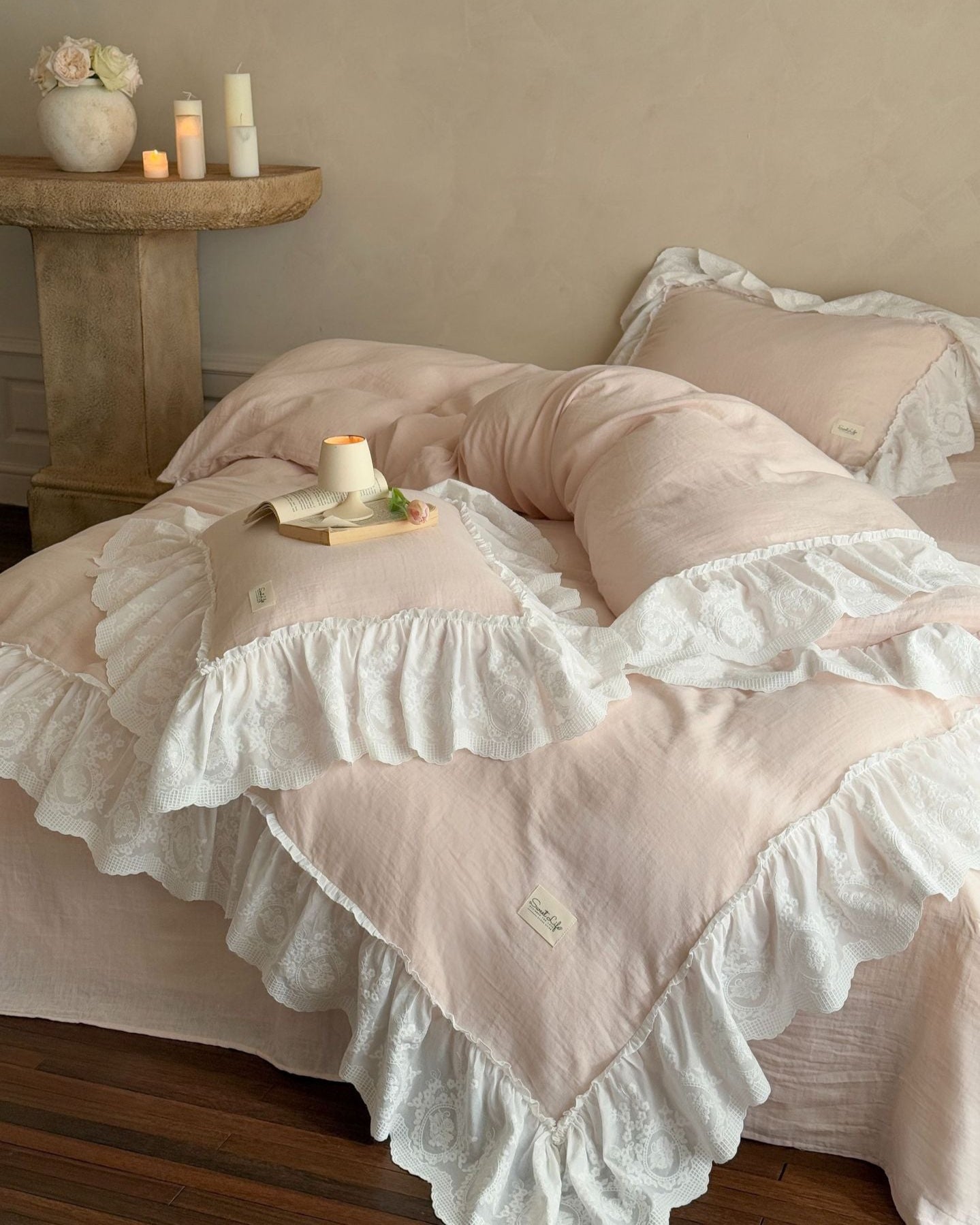 Macaroon French Lace Ruffled Bedding Set / Blue