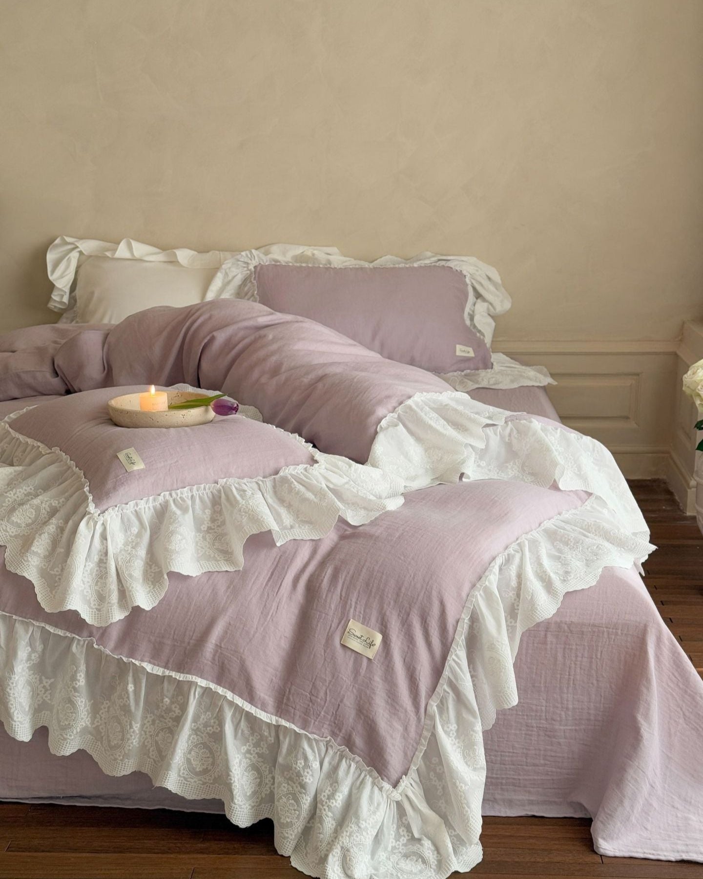 Macaroon French Lace Ruffled Bedding Set / Blue