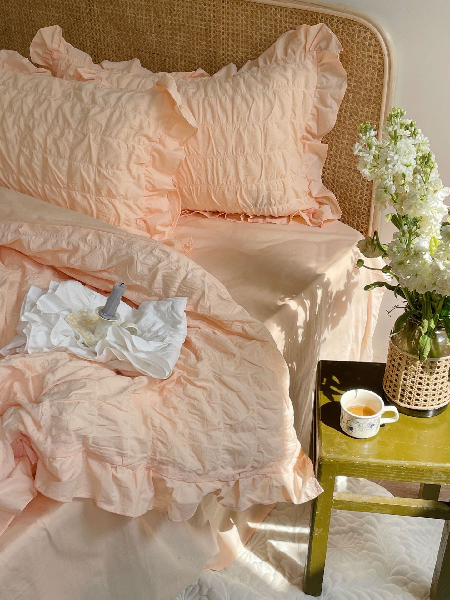 Marshmallow Puff Ruffle Bedding Set / White