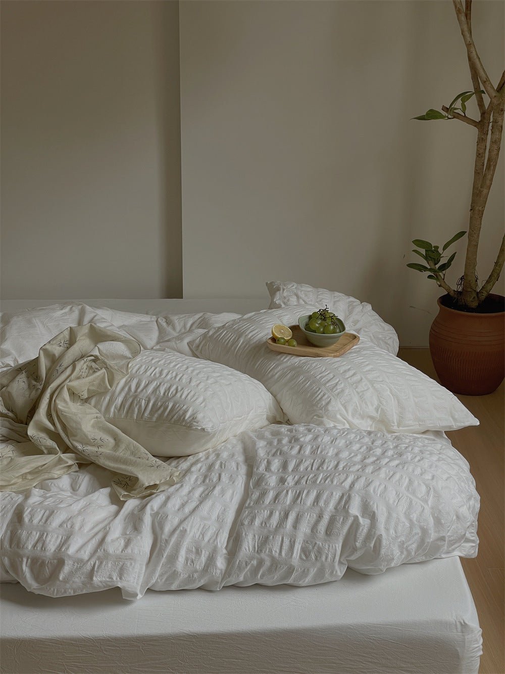 Minimal Bubble Textured Bedding Set / White
