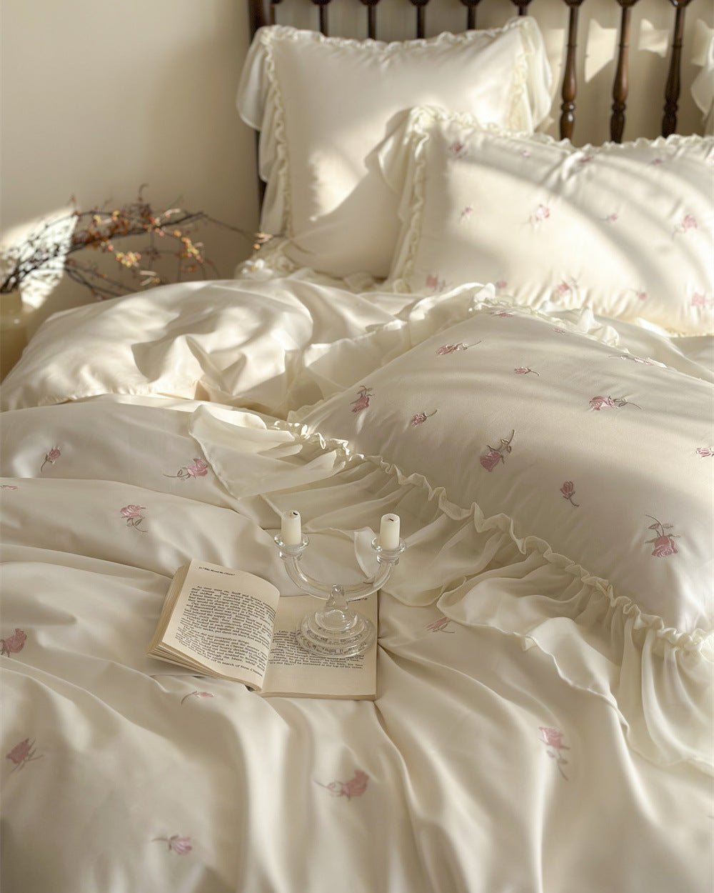 Rosalie Embroidered Cotton Ruffle Bedding Set / Ivory Blush