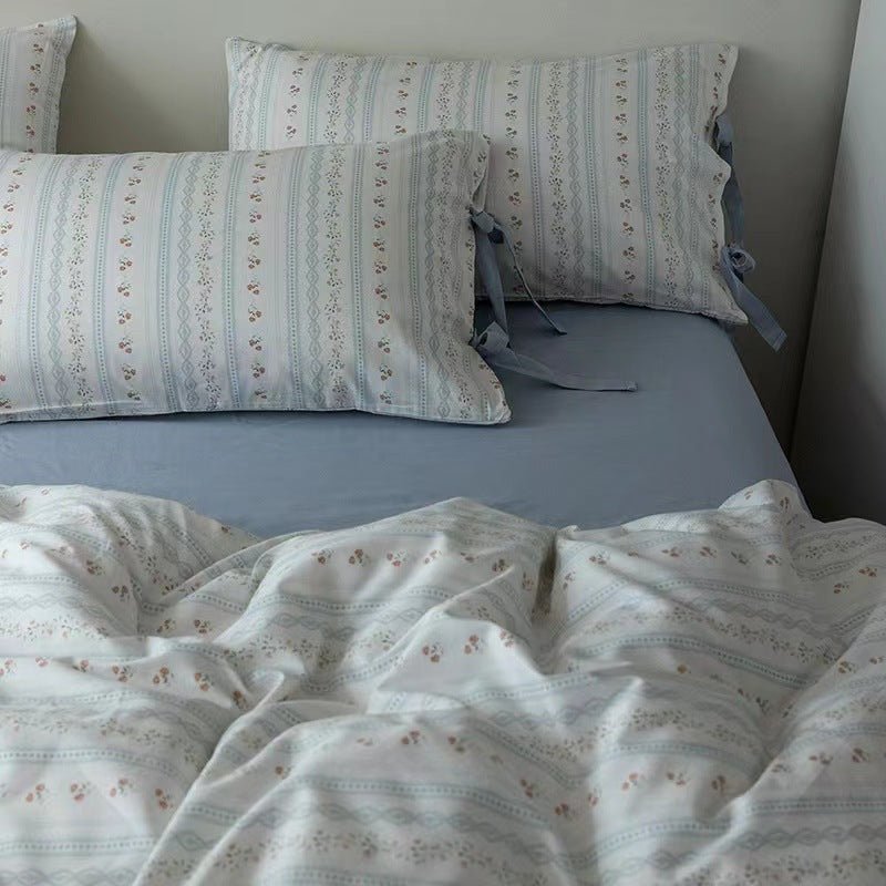 Soft Cottage Blue Ribbon Bedding Set / Blue