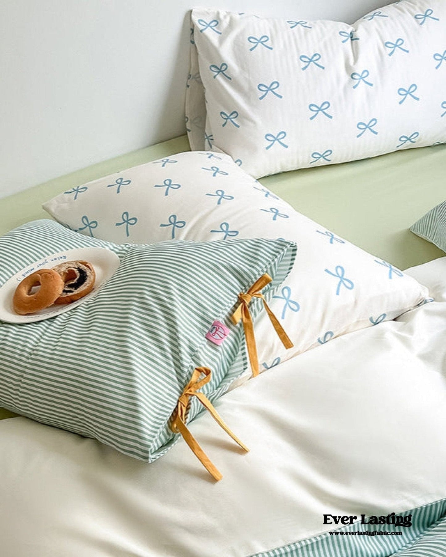 Sweet Bow Striped Bedding Set / Pink