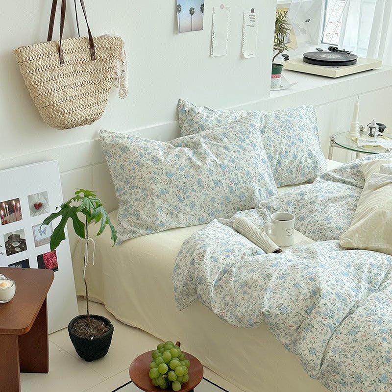 Sweet Floral Bedding Set / Floral Blue