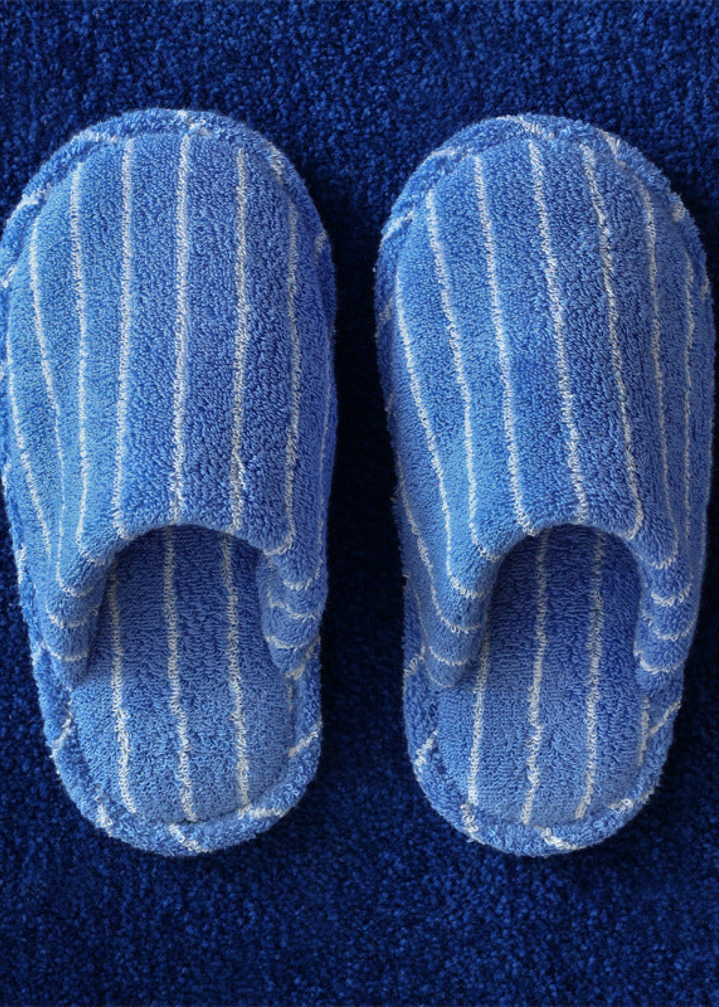 Thin Striped House Slippers / White
