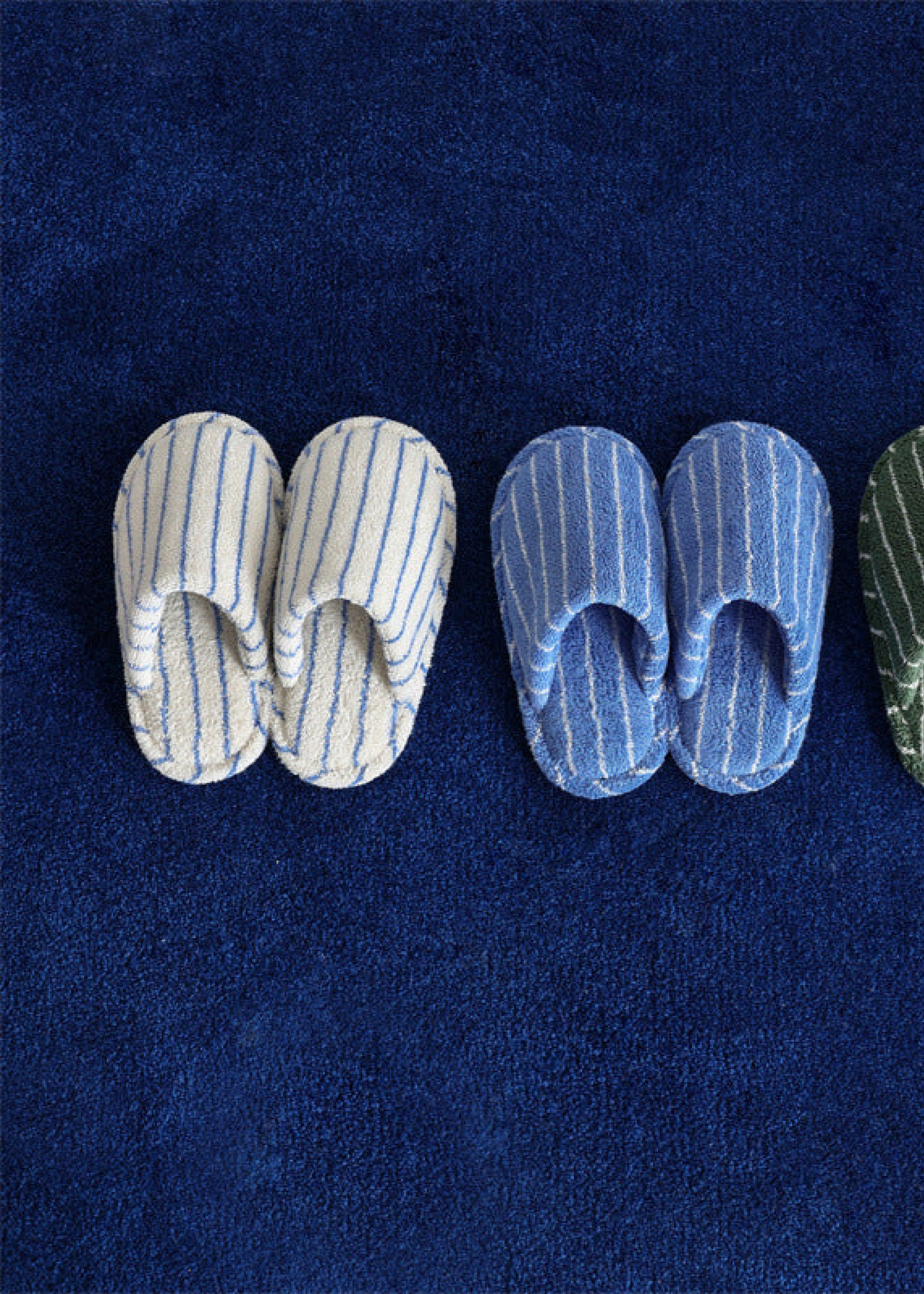 Thin Striped House Slippers / White