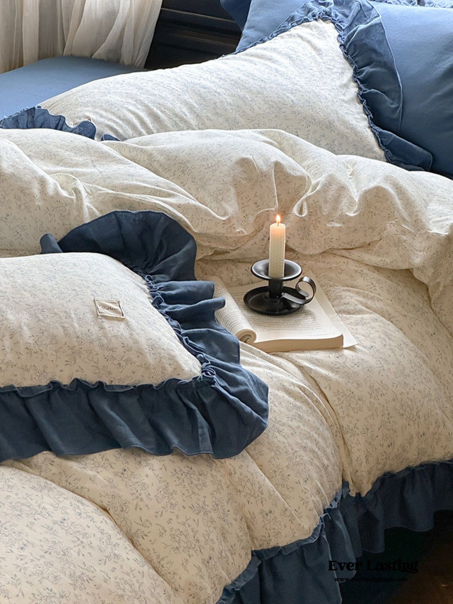Vivienne Floral Double Gauze Bedding Set / Cobalt Blue