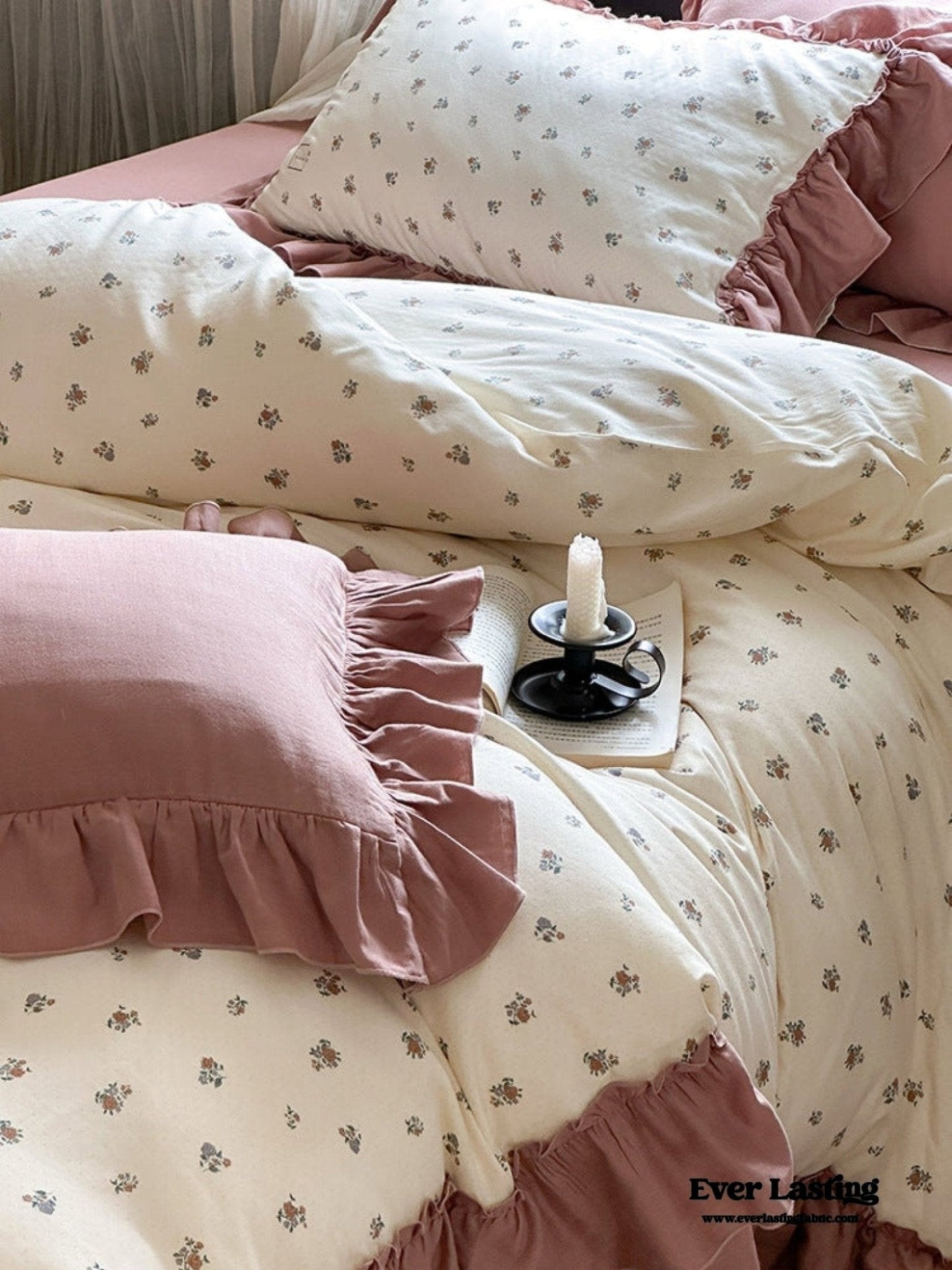 Vivienne Floral Double Gauze Bedding Set / Light Pink
